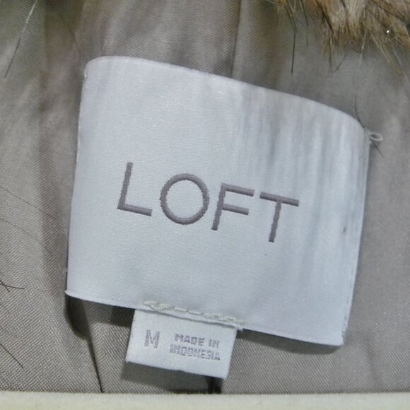 LOFT FAUX FUR VEST SIZE MEDIUM - Picture 2 of 4